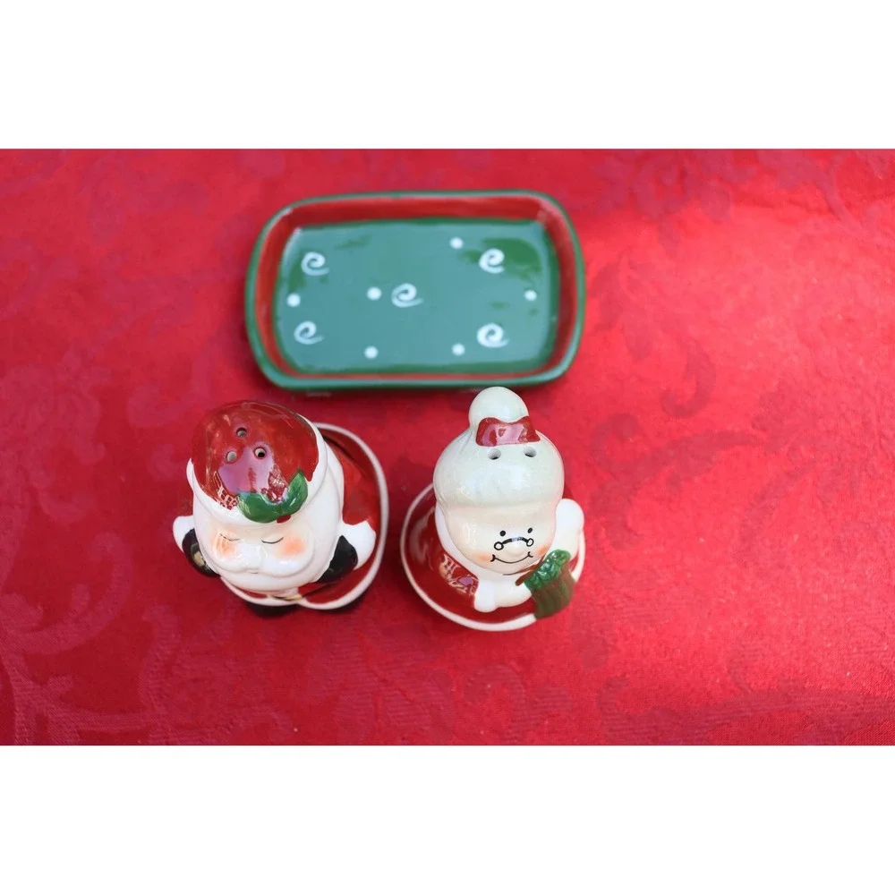 Vintage Publix Mr. and Mrs. Clause Salt & Pepper Shakers with Tray Original Box